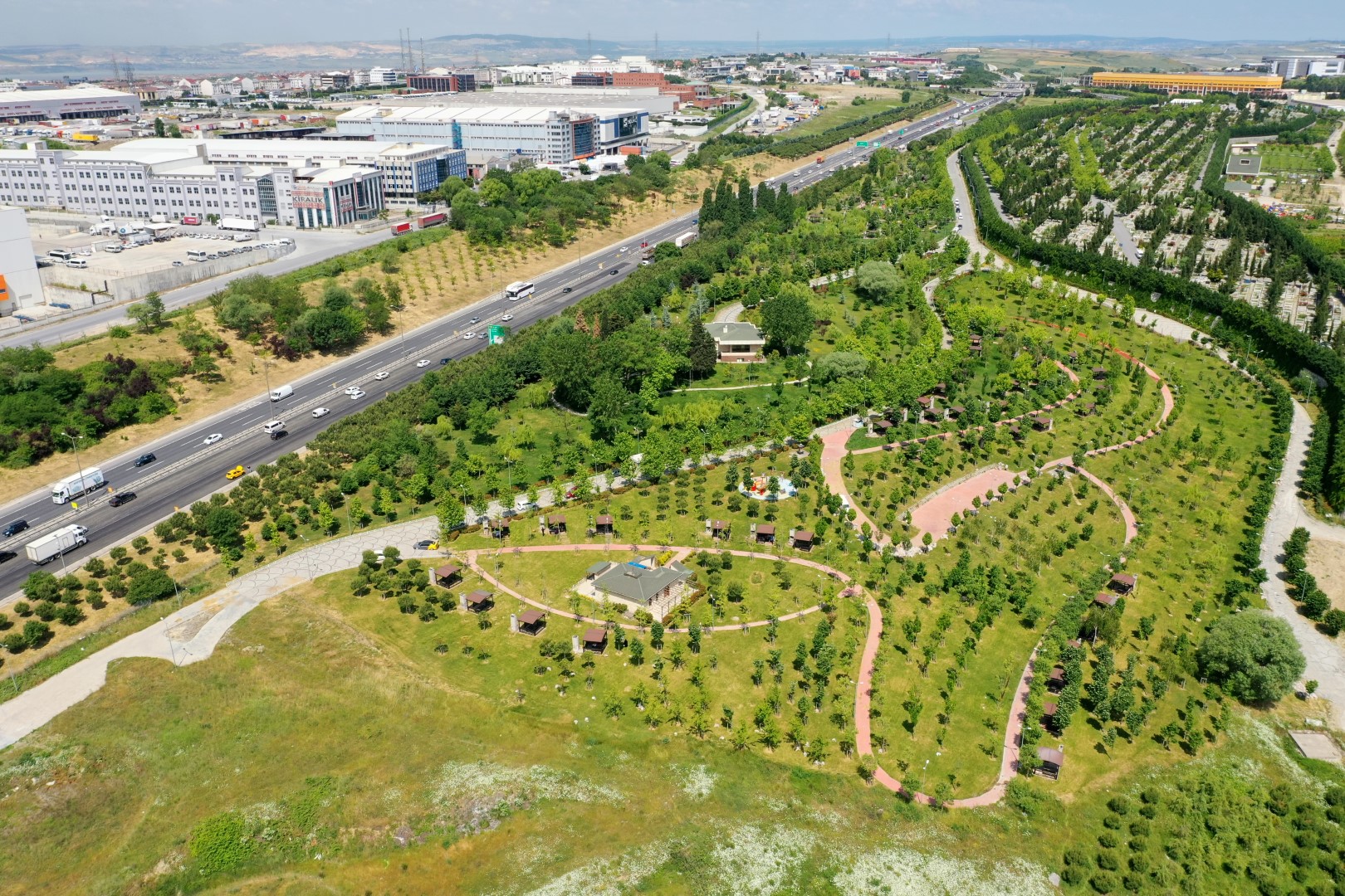 ESENYURT MESİRE ALANI VE SEMT PARKI