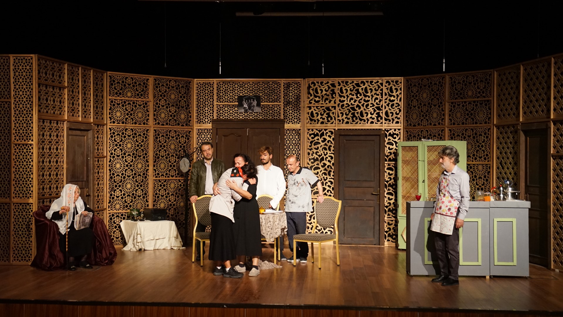 Esenyurt’ta Sanat Sahnede: “Ocak” Oyunu Komşularla Buluştu