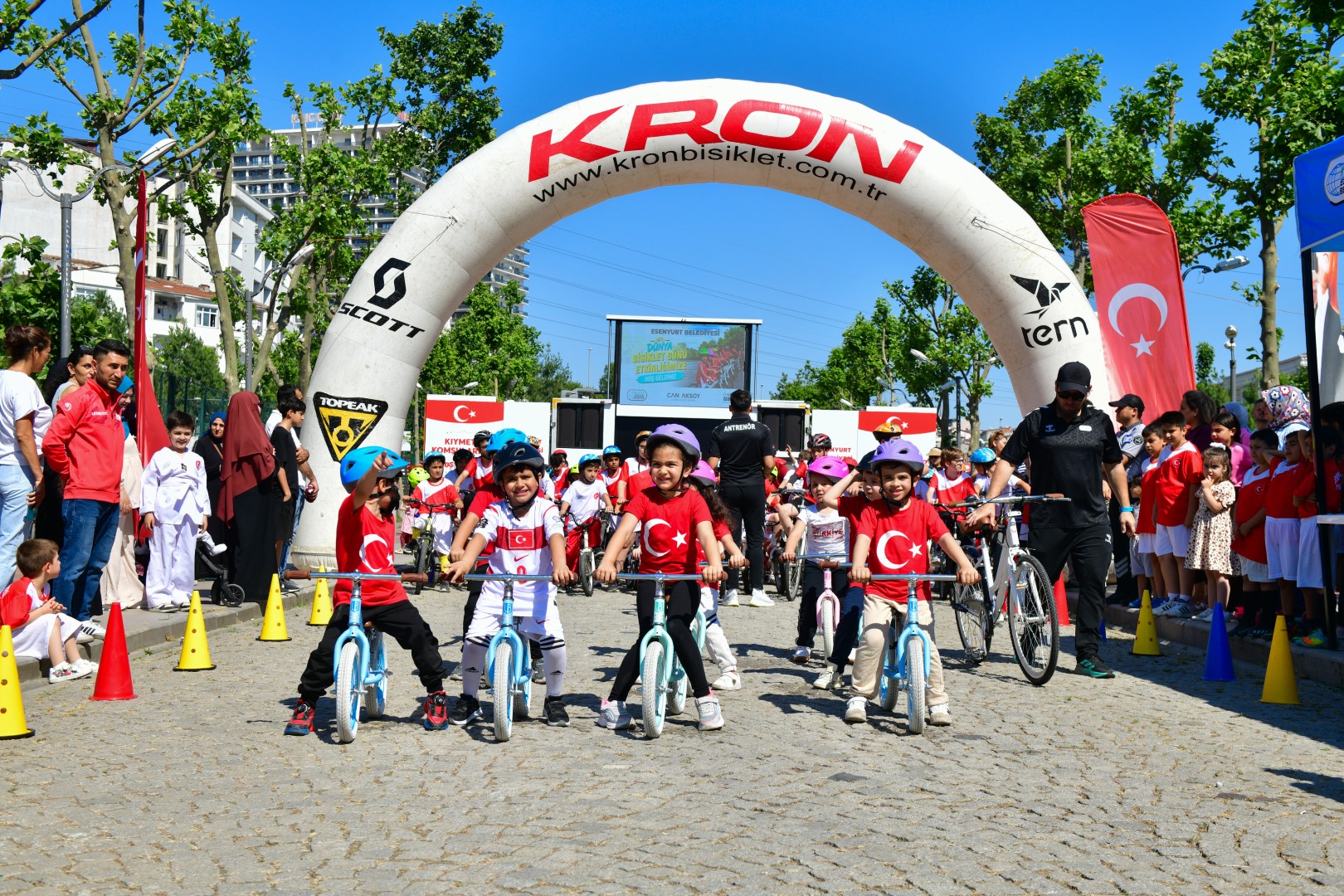 Esenyurt’ta Yaz Sezonu Bisiklet Şenliğiyle Başladı