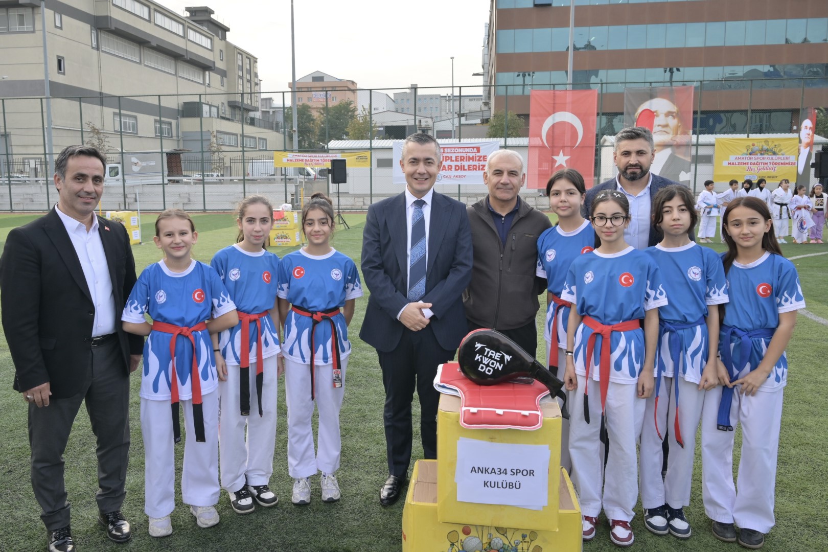 Esenyurt Belediyesi’nden Amatör Spor Kulüplerine Malzeme Desteği Başkan Vekili Aksoy: Malzeme Desteğimizi Yılda 2 Kez Yapacağız!