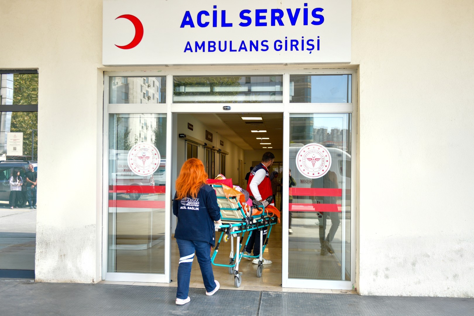 Esenyurt Belediyesi’nden Vatandaşlara Hasta Nakil Hizmeti… Hasta Nakil Hizmeti İle Yurttaşların Yanında Oluyorlar…