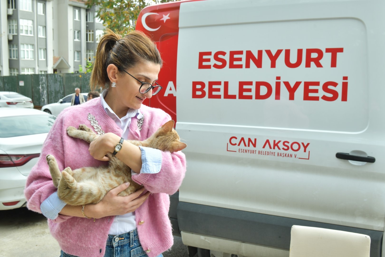 Esenyurt’ta Sokak Kedilerine Parazit Uygulaması: Hem Hayvan Sağlığına Hem Toplum Sağlığına Katkı!