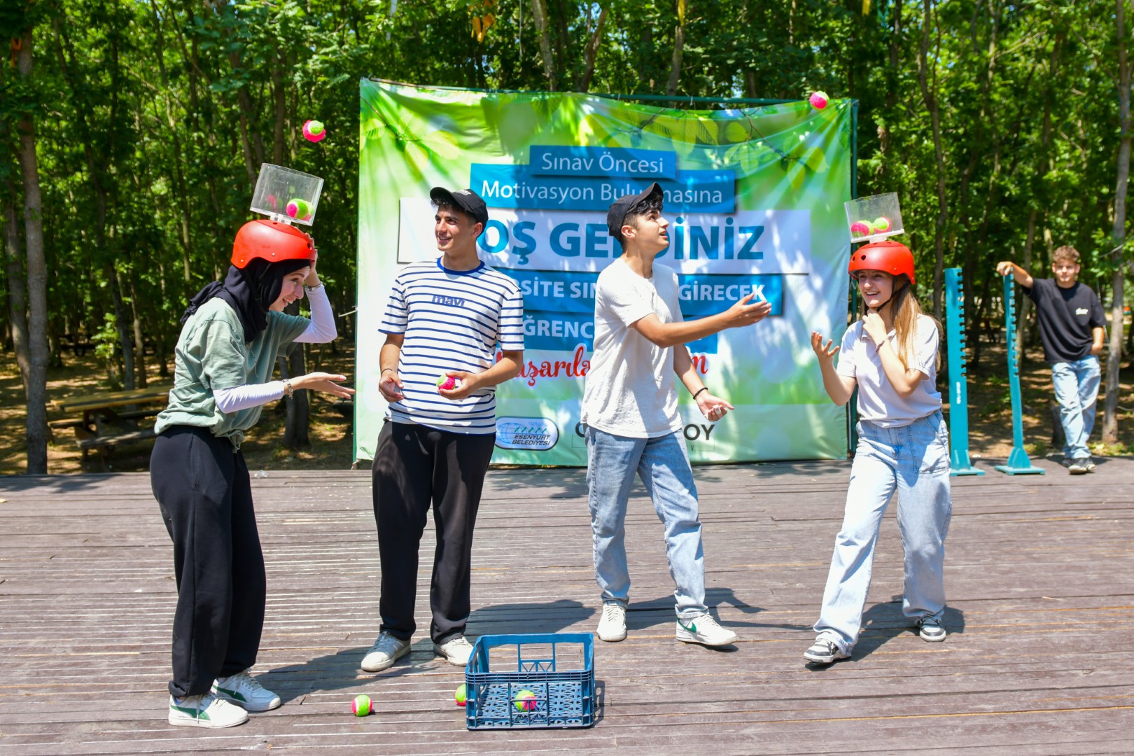 Esenyurt Belediyesi’nden Sınav Öncesi Öğrencilere Moral Pikniği