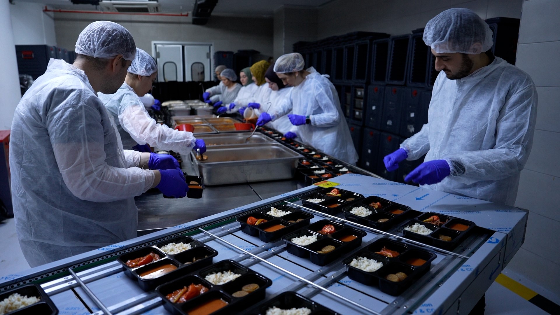 Esenyurt’ta Kazanlar İyilik İçin Kaynıyor!