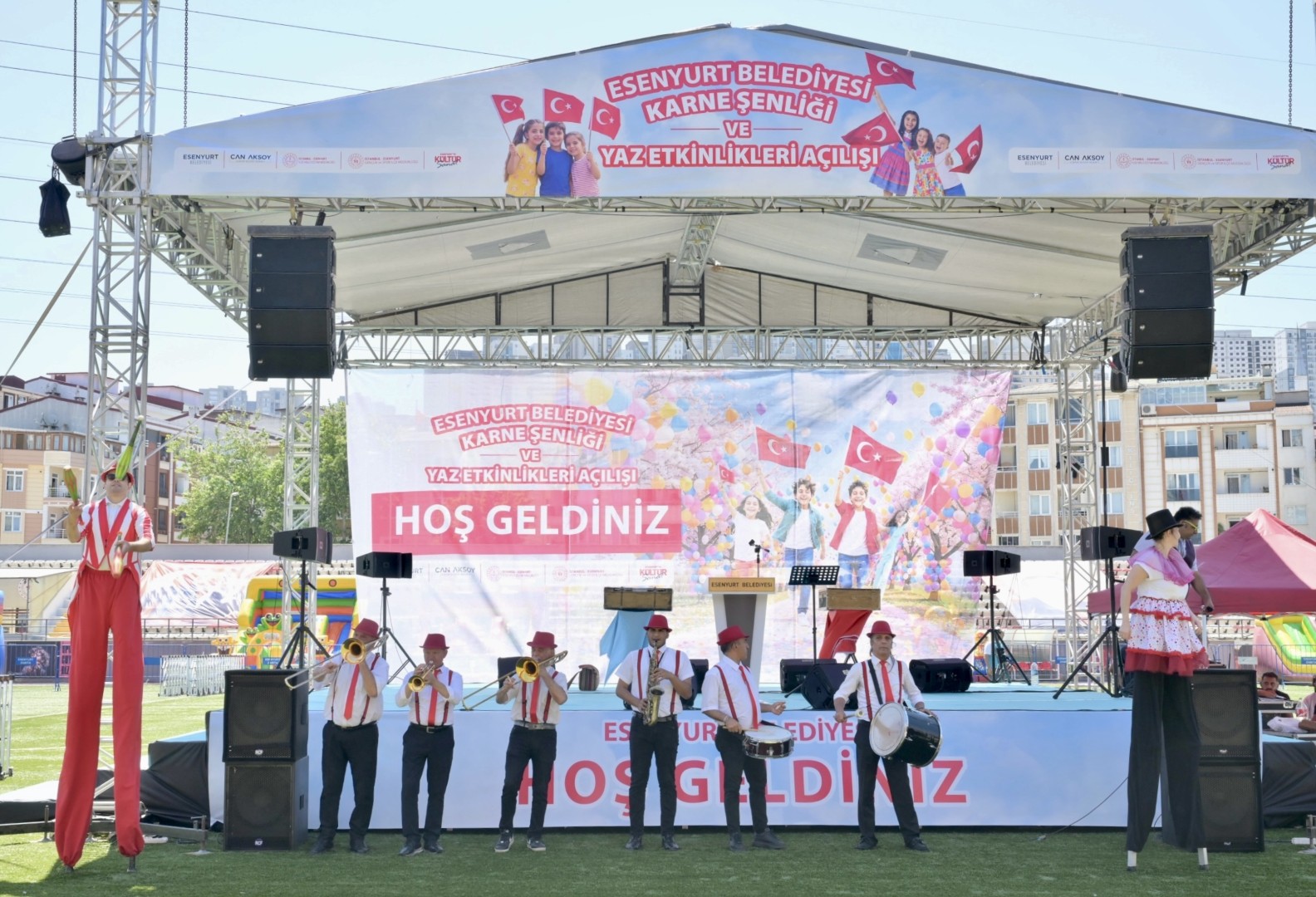 Esenyurt’ta Karne Coşkusu: Binlerce Çocuk Yaz Tatiline Şenlikle Merhaba Dedi