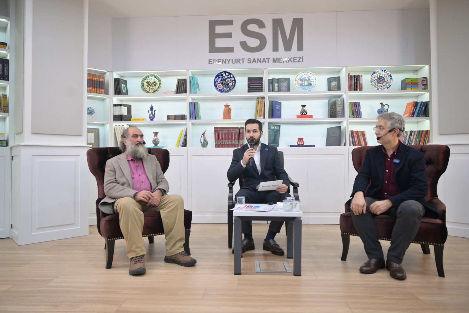 Usta Ressamlar Esenyurt’ta Sanatseverlerle Buluştu