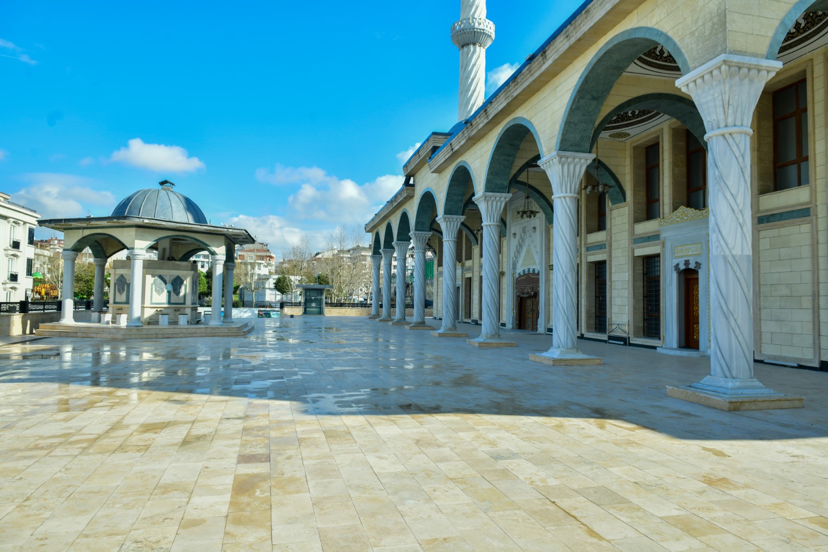 Başkan Vekili Aksoy, Esenyurt’ta Çözümsüz Sorun Bırakmıyor: Büyük Osmanlı Camii’nin 10 Yıllık Sorunu Tarih Oldu!