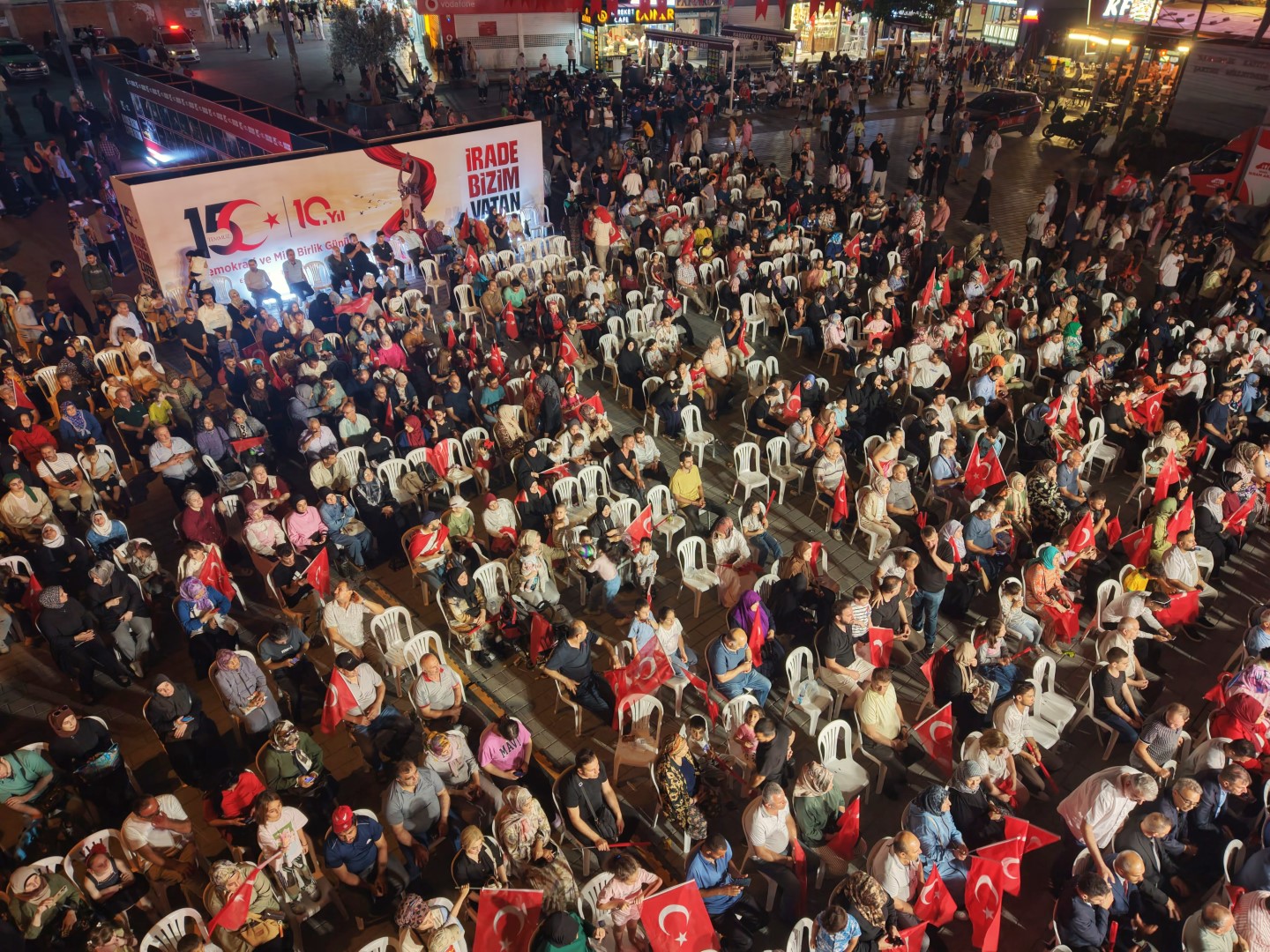Esenyurt, 15 Temmuz Demokrasi ve Millî Birlik Günü’nde Tek Yürek Oldu!