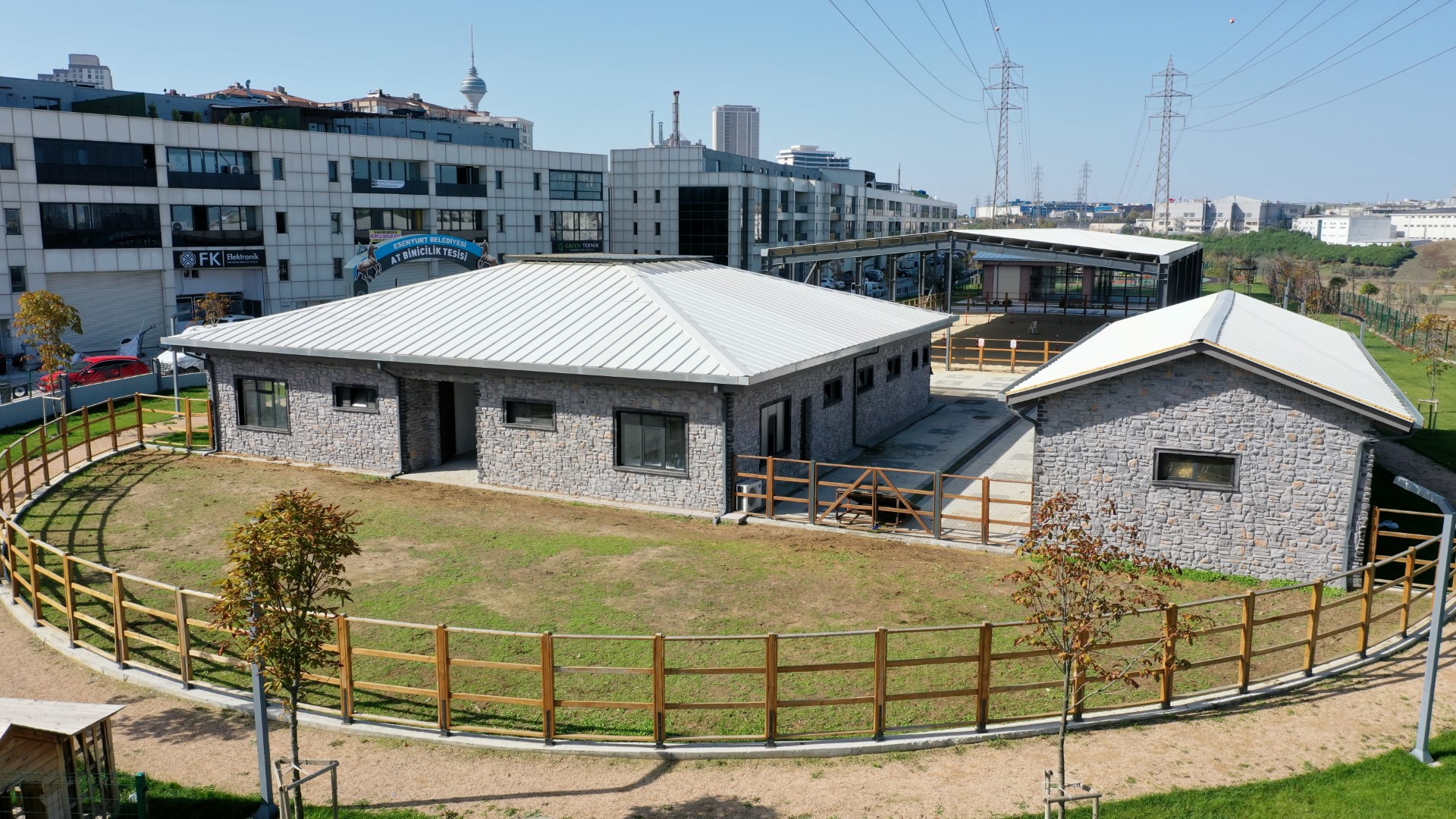 AT BİNİCİLİK TESİSİ VE PARKI